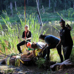 A horse stuck in the mud is rescued by the technical animal rescue team.